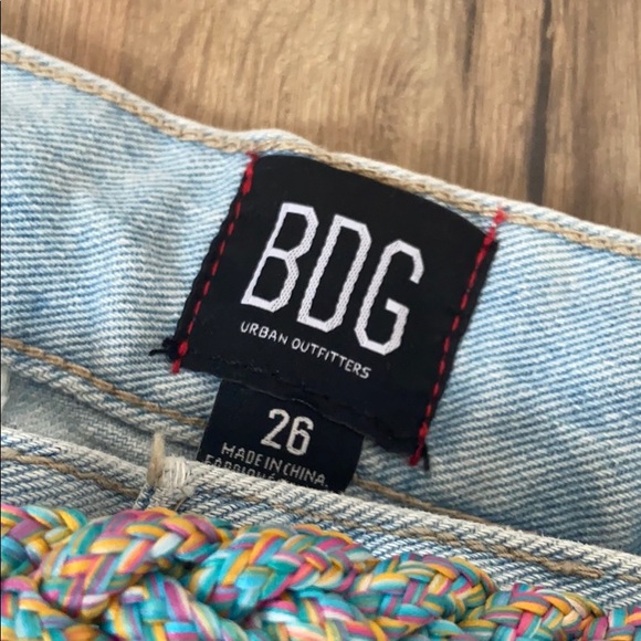 NEW WITH TAGS BDG High Rise Mom Jean Shorts - Picture 2 of 10